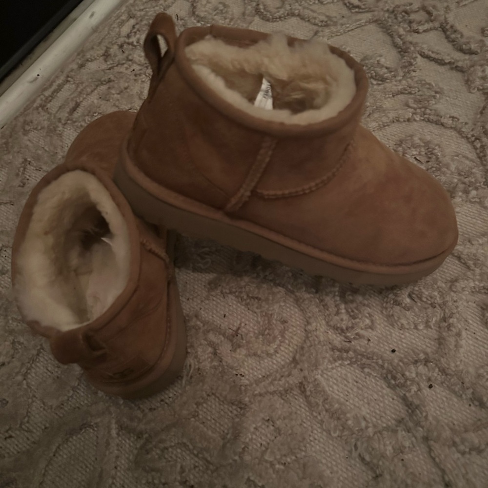 Ugg ultra minis